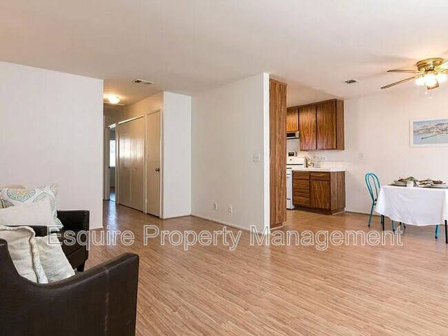 Foto del edificio - 6727 Wordsworth Way