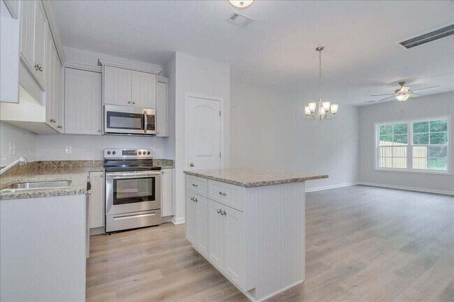 Foto del edificio - 317 Bordeaux Dr