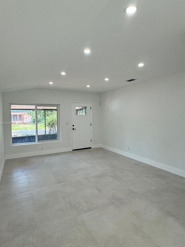 Foto del edificio - 4028 SW 49th Ct