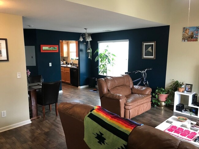 Building Photo - North Athens Stand-alone Home