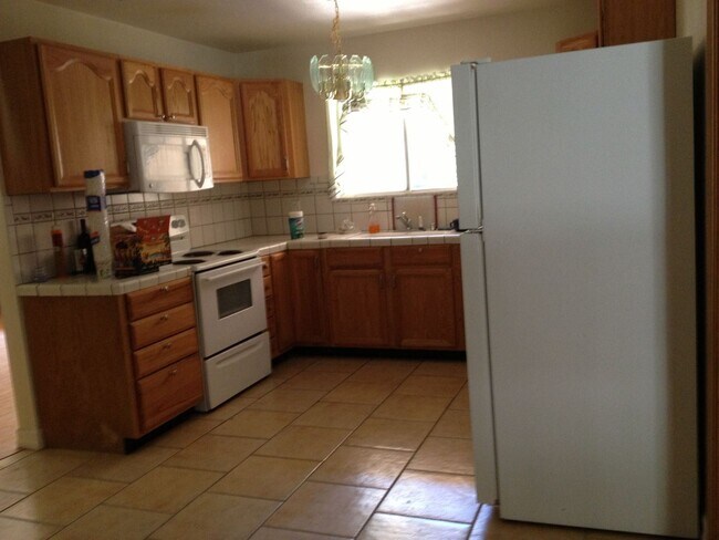 Building Photo - 3 br, 2 bath House - 1311 Chestnut
