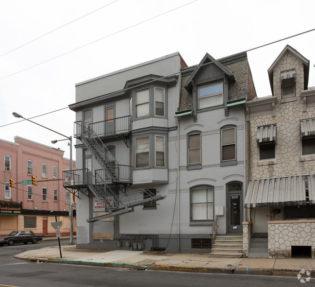 Building Photo - 1000 N 6th St