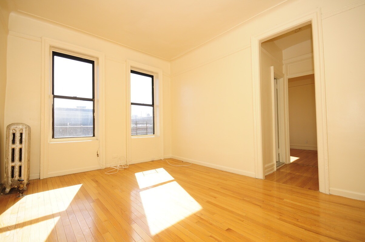 Primary Photo - 126 Fort Washington Ave
