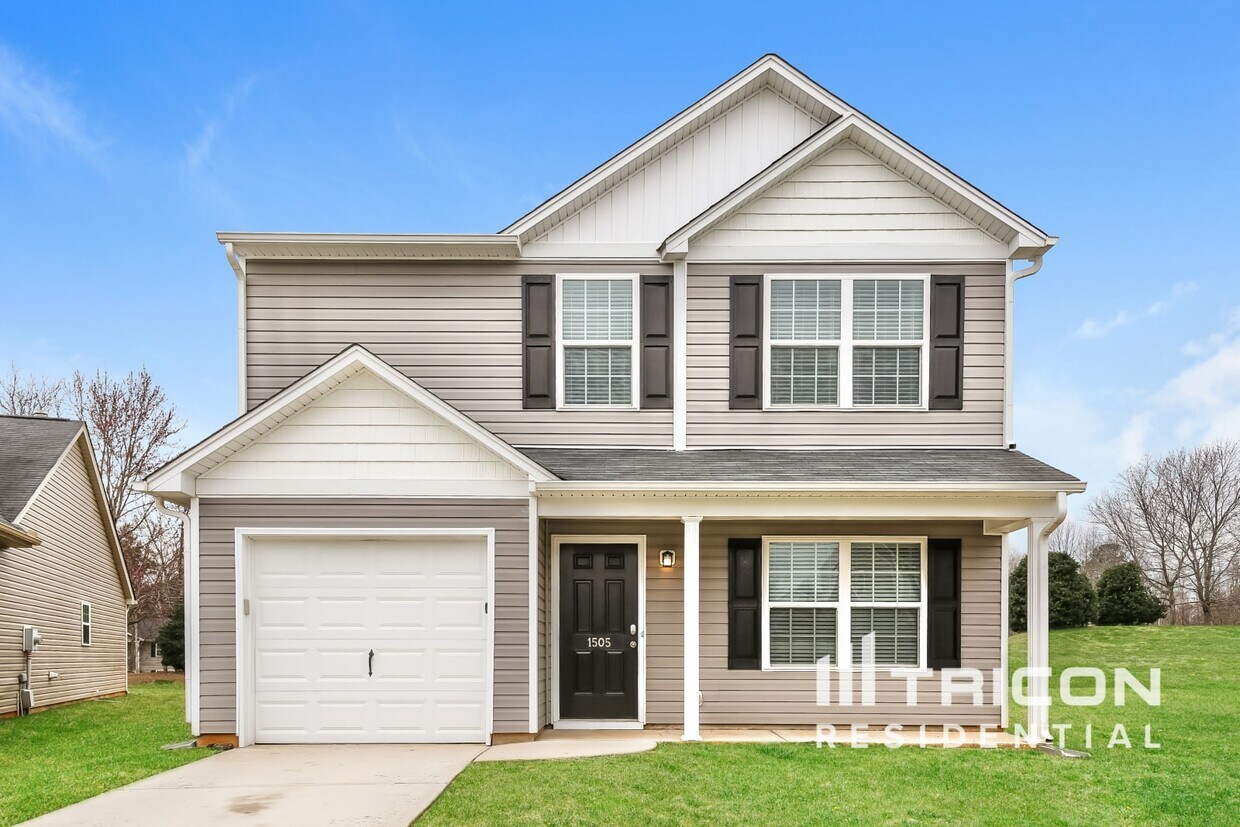 Primary Photo - 1505 Hamilton Hills Drive Greensboro NC