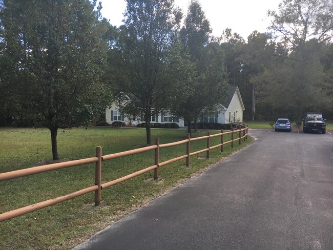 Building Photo - 1515 Barbour Rd