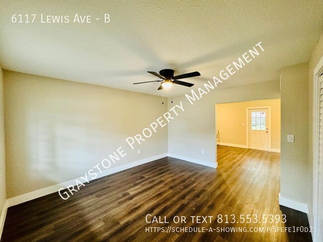 Foto del edificio - Make This 2-Bed, 1-Bath Home at Gibsonton ...