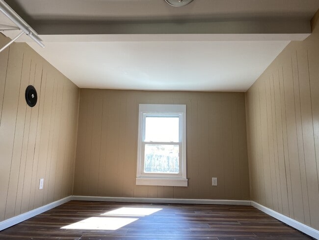 Foto del edificio - 1471 E State St