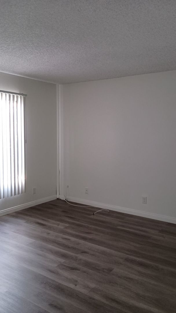 Foto del edificio - 6114 Whitsett Ave
