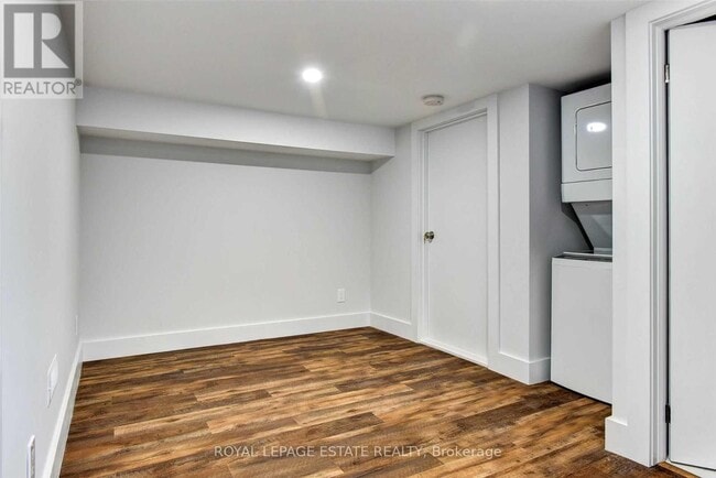 Photo du bâtiment - 1329 Woodbine Ave