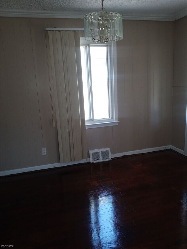 Building Photo - 3 br, 1.5 bath House - 21255 Reimanville Ave