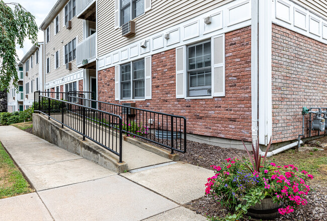 Building Photo - Summitwoods Apartments