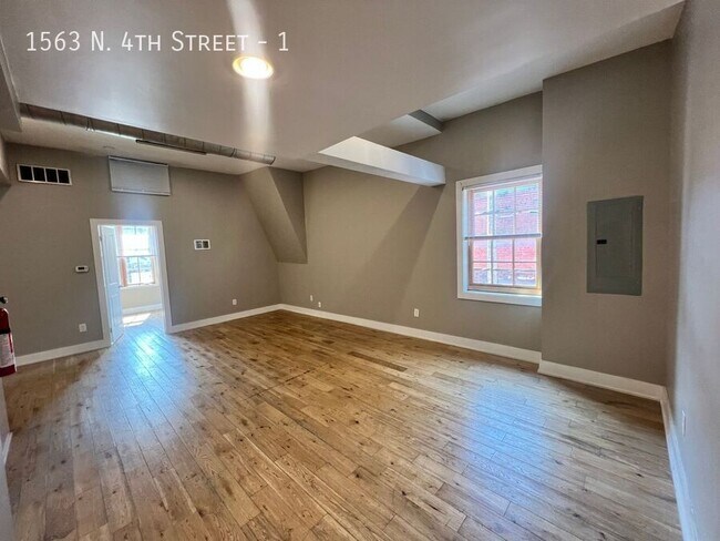 Foto del edificio - 1563 N 4th St