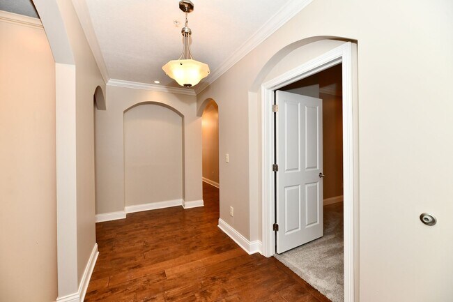 Interior Photo - Pinnacle on Meridian