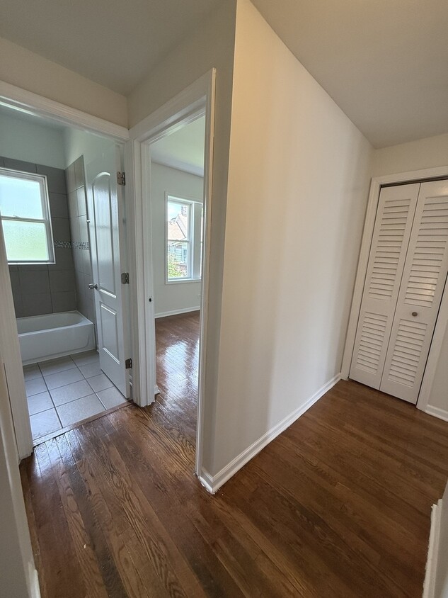 Foto principal - 7628 S Drexel Ave