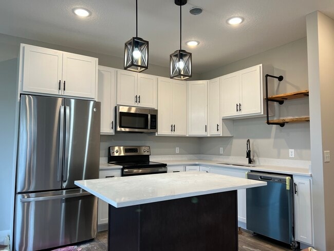 Kitchen - 7766 Lachman Ave NE