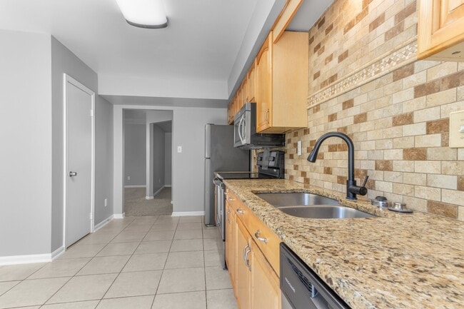 Building Photo - 35-1508 Chirnside Ct
