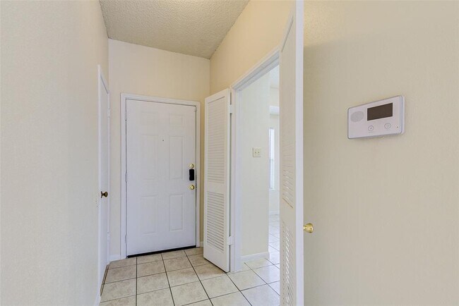 Building Photo - 12500 Brookglade Cir