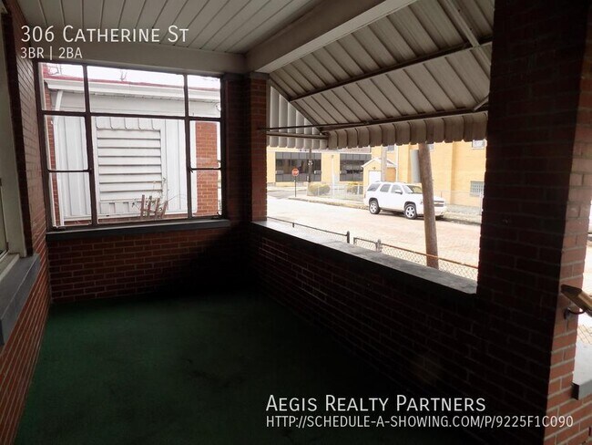 Foto del edificio - 306 Catherine St