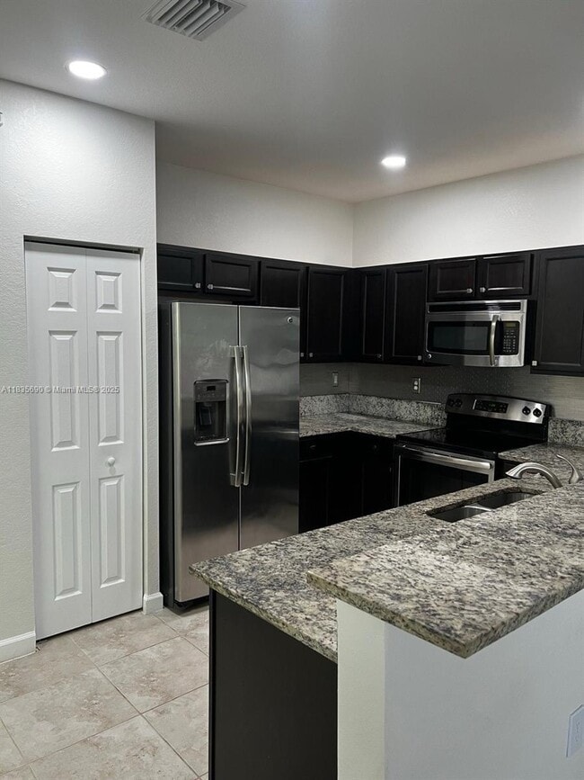 Building Photo - 11512 SW 151st Ave