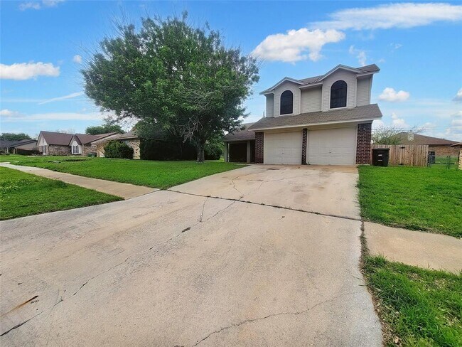 Building Photo - 4805 Greenlee Dr