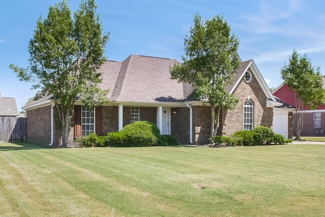 Building Photo - 7456 Jennifer Dr