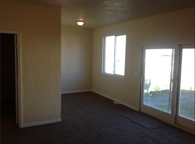 Building Photo - 540 23rd St