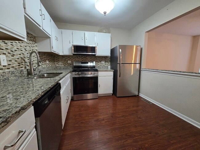 Building Photo - 250 W Whispering Oaks Ln