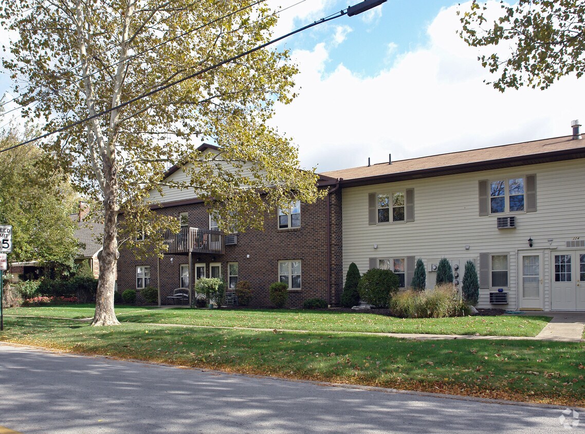Building Photo - 224 Williams St