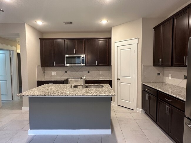 Foto del edificio - 2629 Bernadino Dr