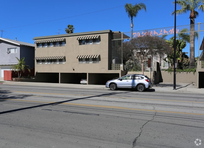 Building Photo - 4401 W Verdugo Ave