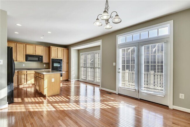 Building Photo - Great 3 BR 3 Bath in Clarksburg