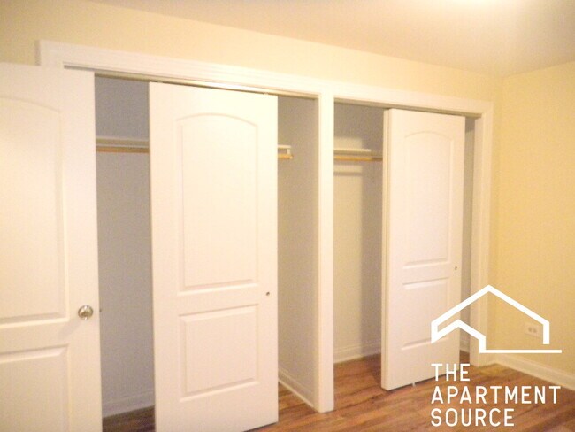 Foto del edificio - 696 Elm Pl