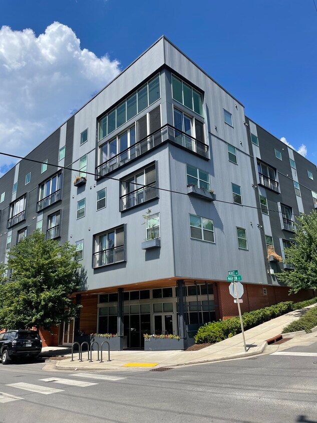 Exterior - 1260 Martin St