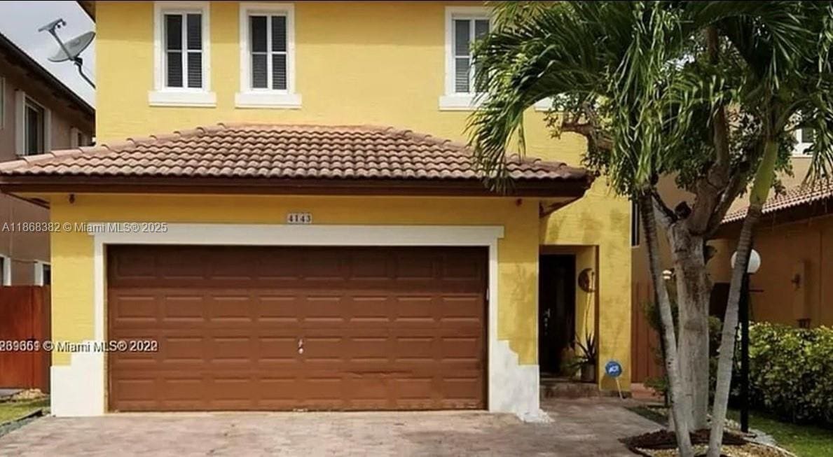 Foto principal - 4143 NE 9th St