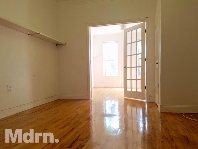 Building Photo - 15A W 64th St