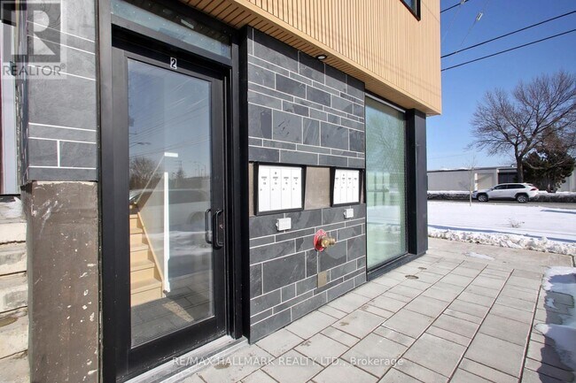 Photo du bâtiment - 2 Owen Dr