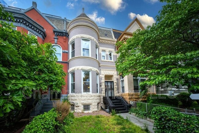 Photo - 136 R St NE House