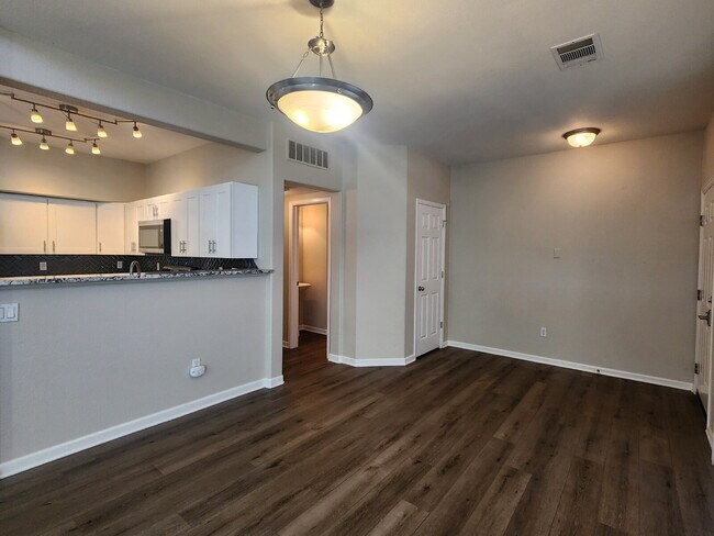 Building Photo - 10010 E Gunnison Pl