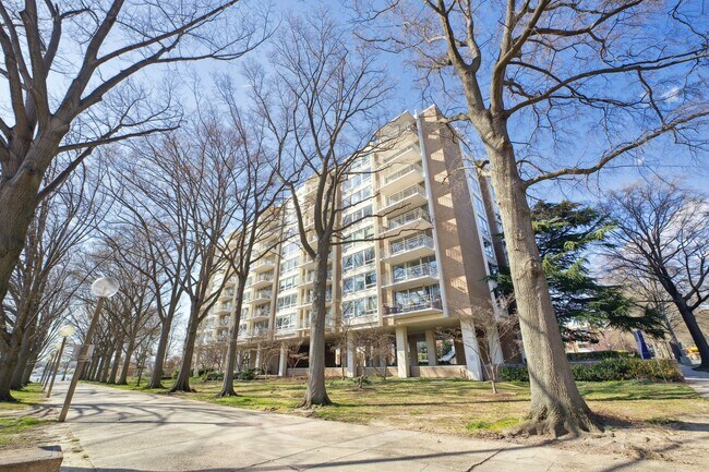 Foto del edificio - Stunning 1 BR/1 BA Condo in Southwest Wate...