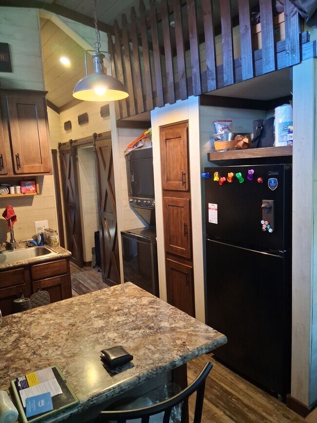 Foto del edificio - Charming 1BR House in Flat Rock