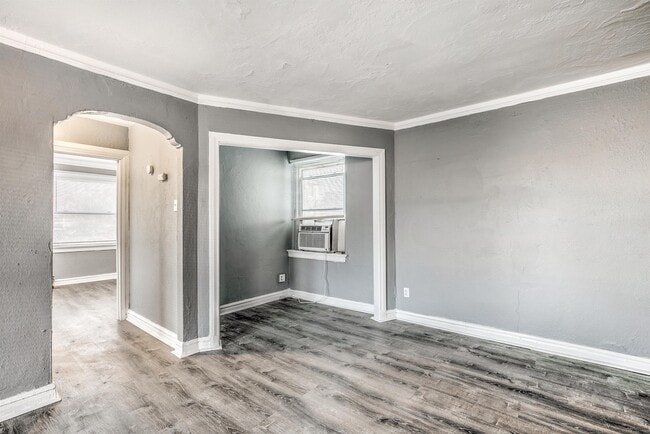 Building Photo - 807 Clara Ave