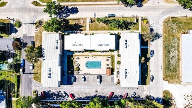 Building Photo - 2 Bedroom Apartment with 2 Balconys