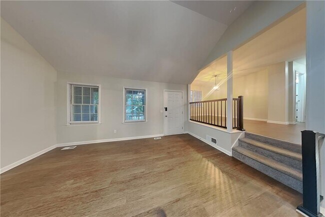 Building Photo - 1104 Canterbury Ln