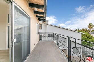 Building Photo - 2637 S Centinela Ave