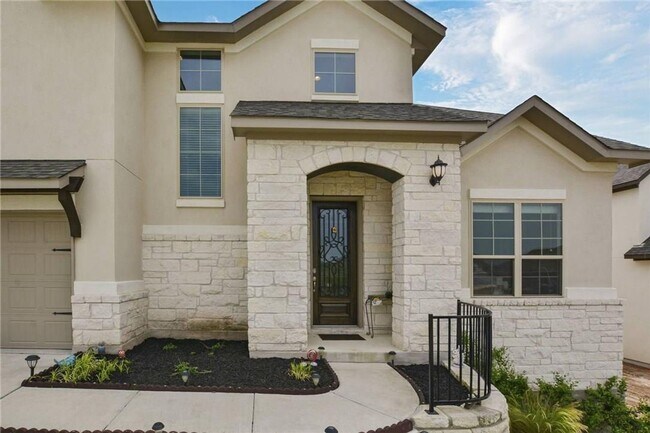 Building Photo - Stunning 2-story 4 bedroom - Available ear...