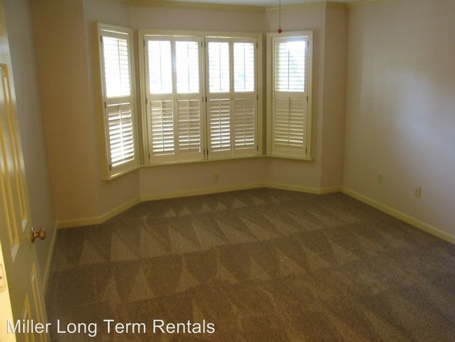 Building Photo - 20 Spartina Cres