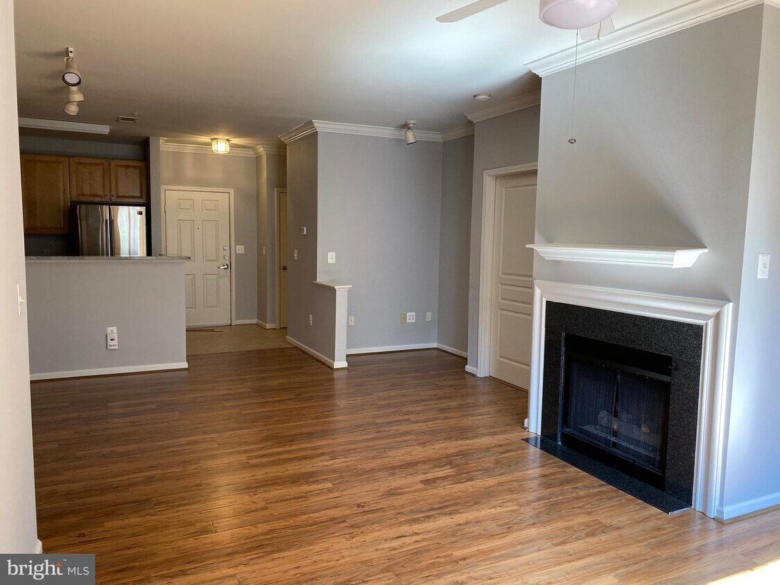 12001 Market St Unit 366, Reston, VA 20190 Room for Rent in Reston