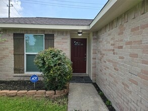 Building Photo - 2318 Green Valley Dr
