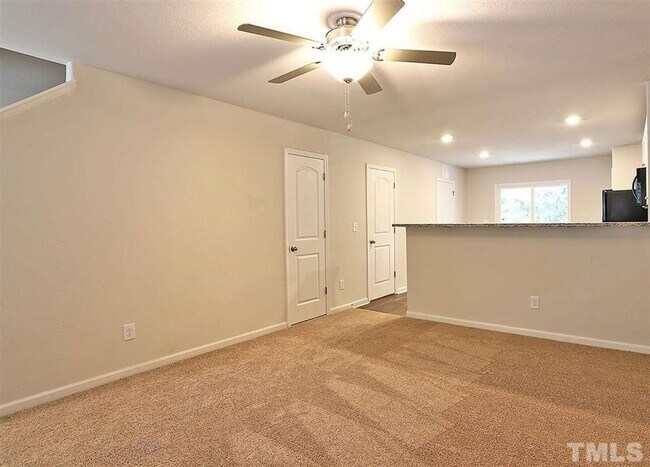 Foto del edificio - 2 Bedroom Townhome Available May 2024!