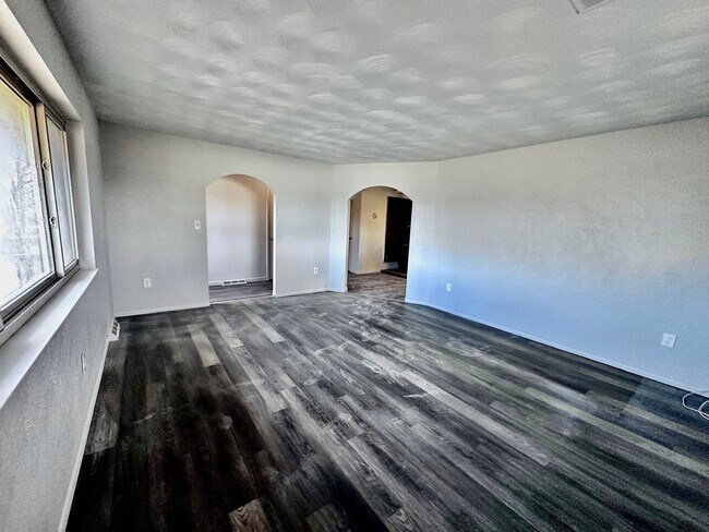 Foto del edificio - 1743 Burton St